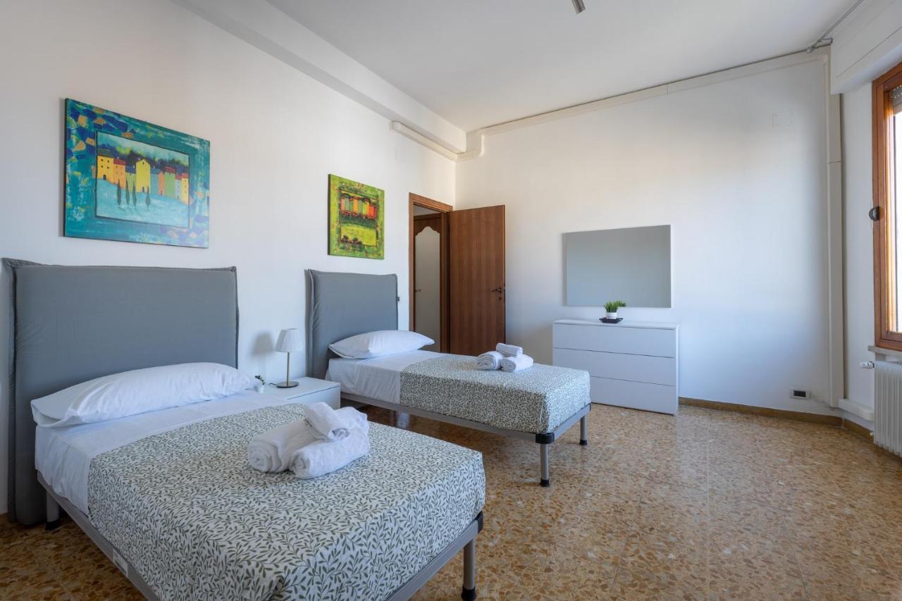 Pisa Quiet And Bright Flats With Balcony Lejlighed Eksteriør billede